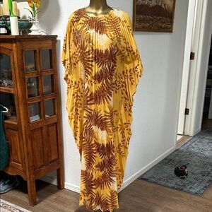 Vintage 1970’s Gold Print Pleated Kaftan Dress